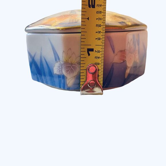 Vintage Japanese Kozan Gama Porcelain Lidded Dish/Box Floral And Gold Detailing - Picture 7 of 9